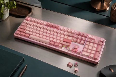 Clavier mécanique rose YUNZII AL98 au format 1800, avec pavé numérique et touches rétroéclairées RGB